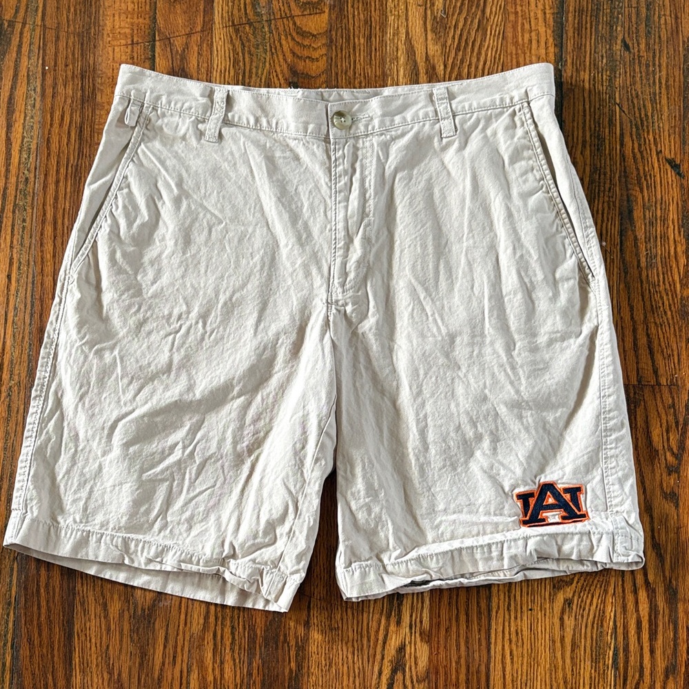 🎉Light Khaki Auburn logo Men’s Columbia Shorts!
